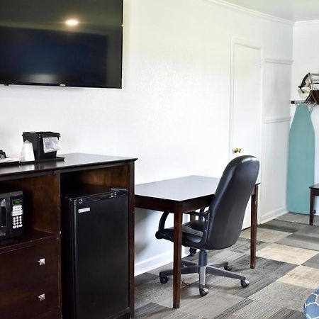 Rodeway Inn Swainsboro Extérieur photo