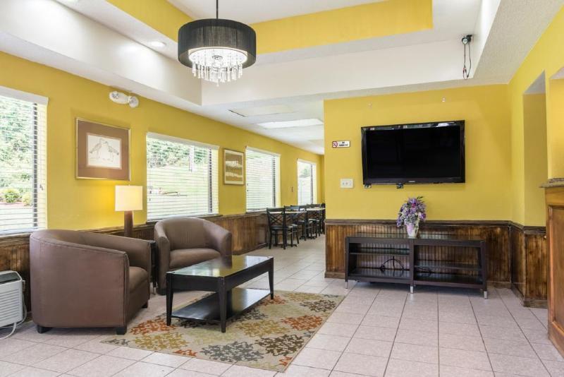 Rodeway Inn Swainsboro Extérieur photo