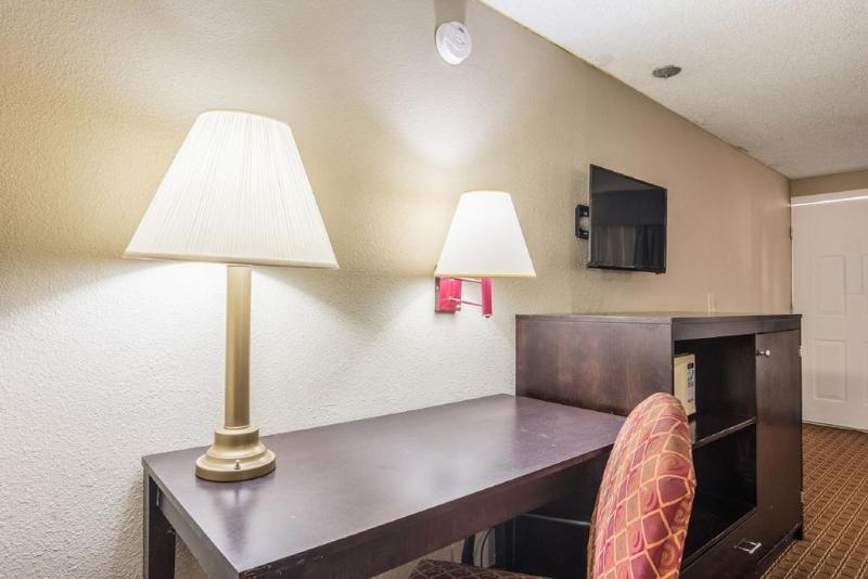 Rodeway Inn Swainsboro Extérieur photo